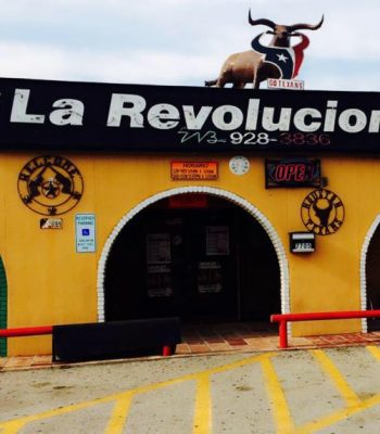 La Revolución Sports Bar 2